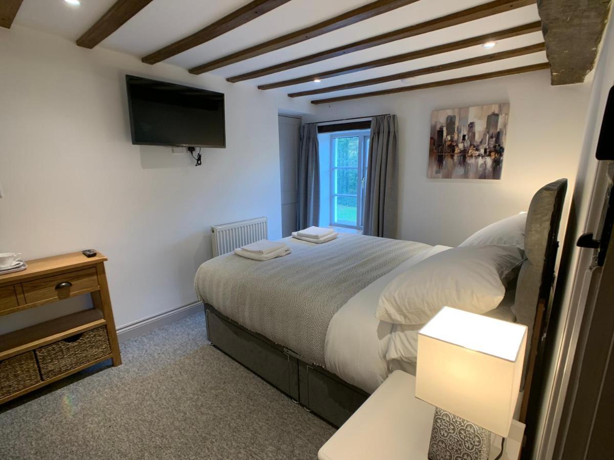 Swan House Tea Room And Bed & Breakfast Lydney Exteriör bild