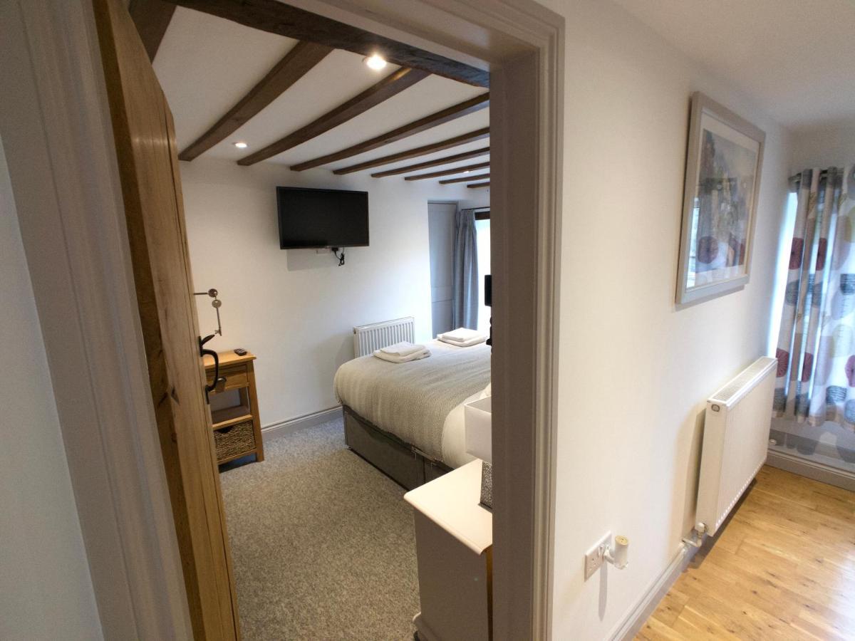Swan House Tea Room And Bed & Breakfast Lydney Exteriör bild