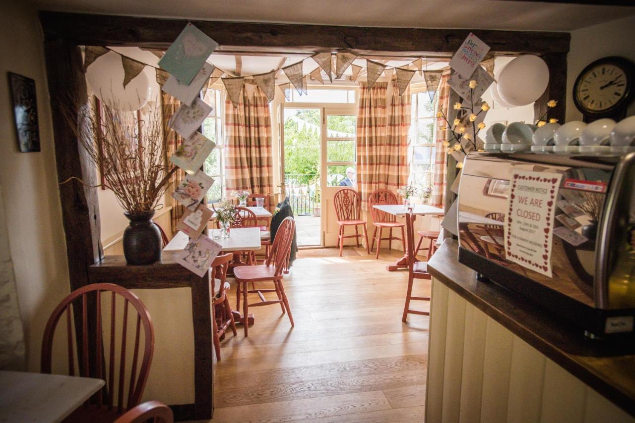 Swan House Tea Room And Bed & Breakfast Lydney Exteriör bild