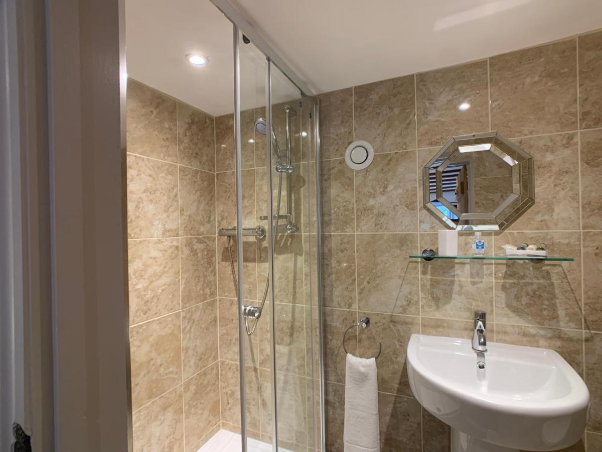 Swan House Tea Room And Bed & Breakfast Lydney Exteriör bild