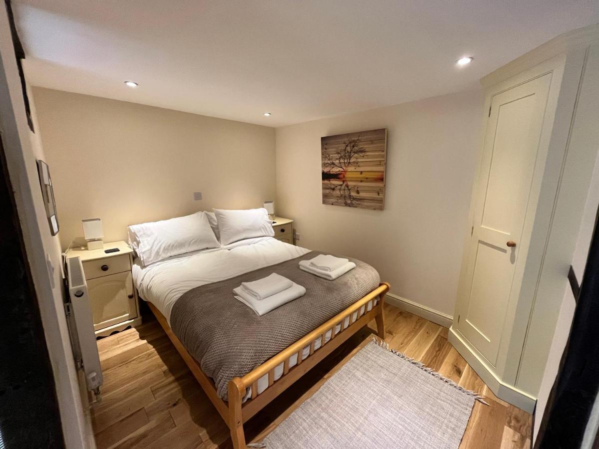 Swan House Tea Room And Bed & Breakfast Lydney Exteriör bild