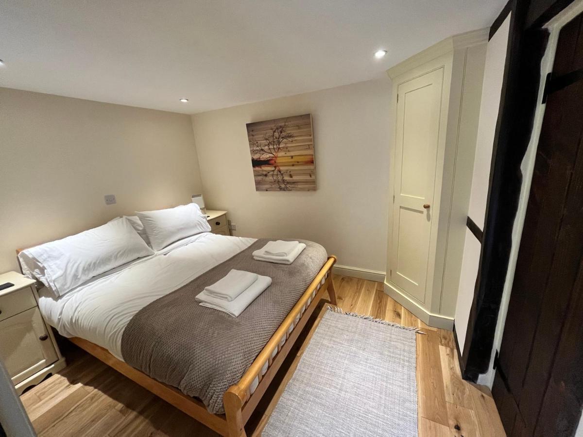Swan House Tea Room And Bed & Breakfast Lydney Exteriör bild