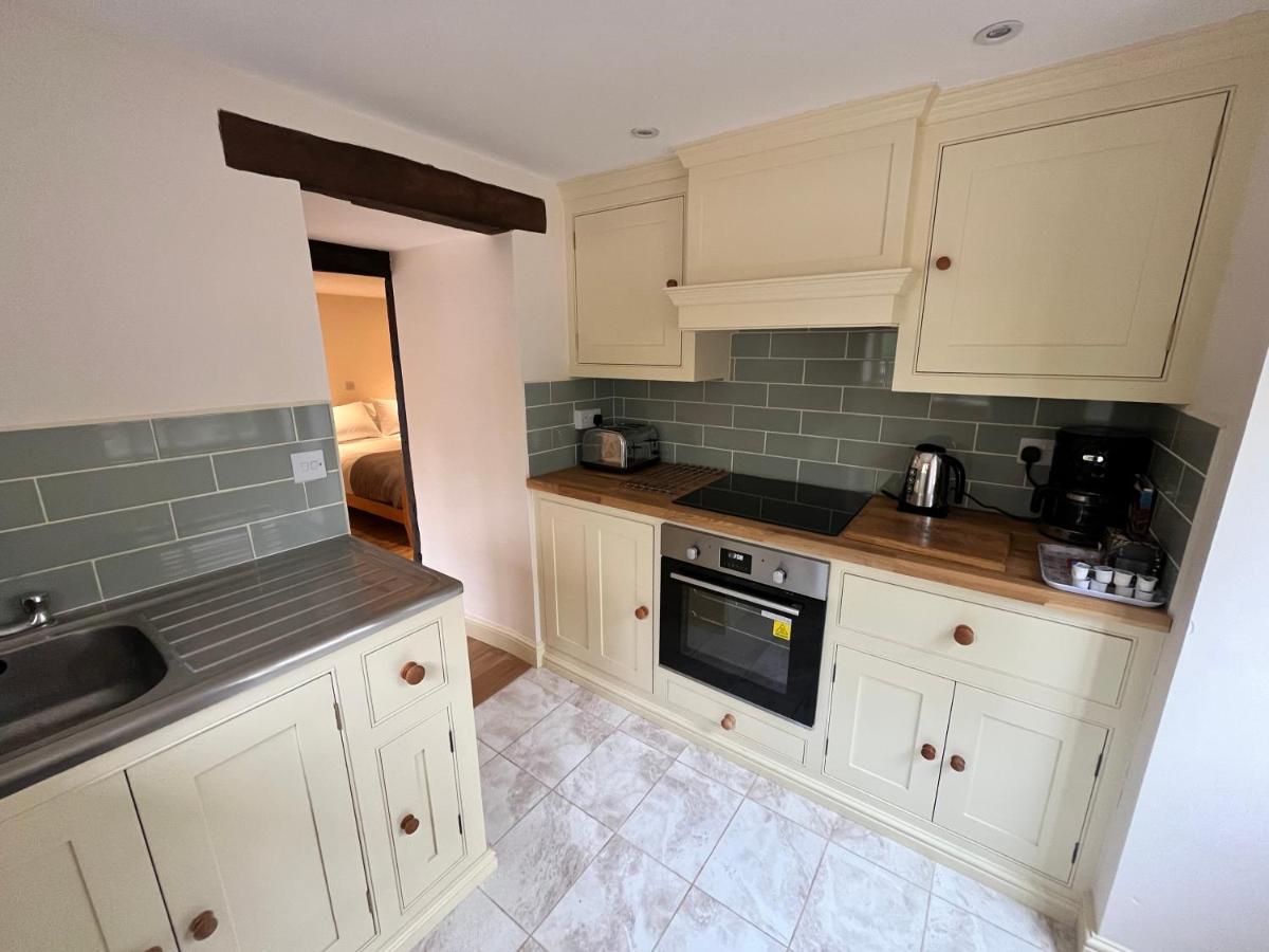 Swan House Tea Room And Bed & Breakfast Lydney Exteriör bild